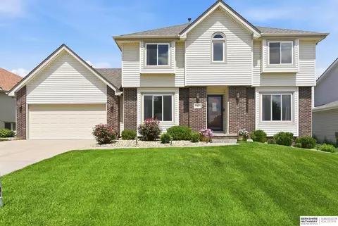 15124 Redwood St, Omaha, NE 68138