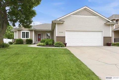 20129 Douglas St, Omaha, NE 68022