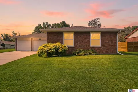 14631 Eastbourne St, Waverly, NE 68462