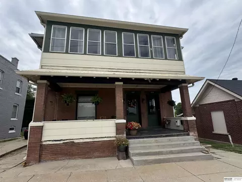 122-124 N 30th St, Omaha, NE 68131