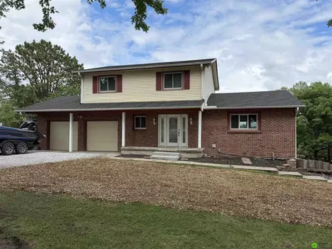 3001 Trudy Ann Dr, Raymond, NE 68428