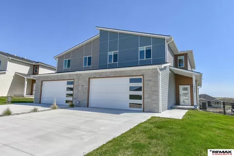 10862 Legends Ln, Lincoln, NE 68527