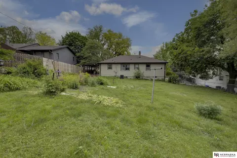 Exterior - 2102 Avery Rd, Bellevue, NE 68005 photo 8 of 8
