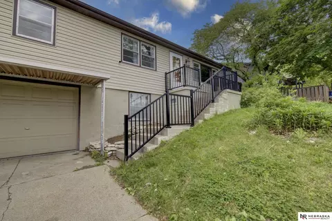 Exterior - 2102 Avery Rd, Bellevue, NE 68005 photo 1 of 8