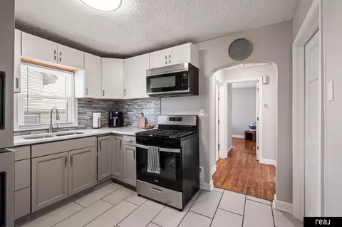 7074 Binney St, Omaha, NE 68104