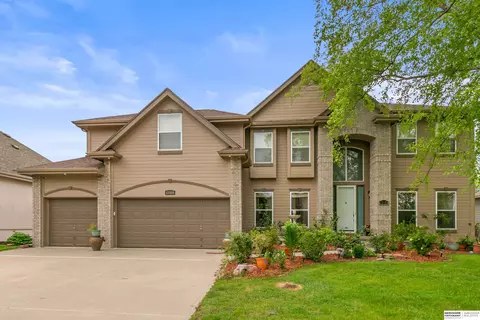 17451 Y St, Omaha, NE 68135