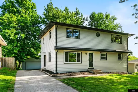 9144 Meredith Ave, Omaha, NE 68134