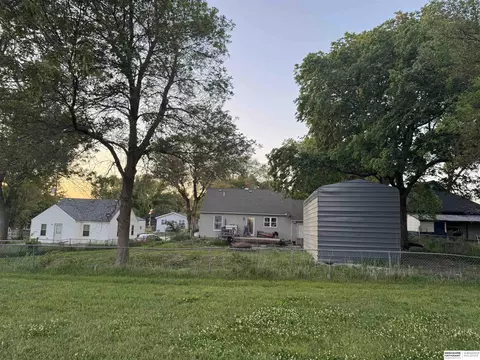 9425 Panama Rd, Holland, NE 68372