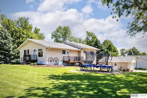 512 5th St, Yutan, NE 68073