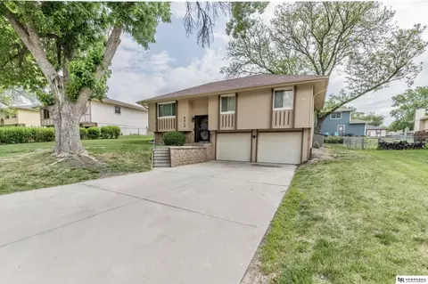 8513 S 47th St, Omaha, NE 68157