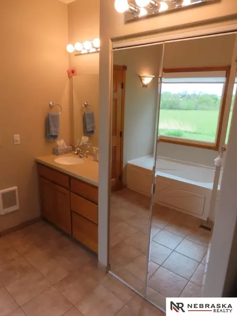 Bath - 1371 County Road F, Ithaca, NE 68033 photo 5 of 10