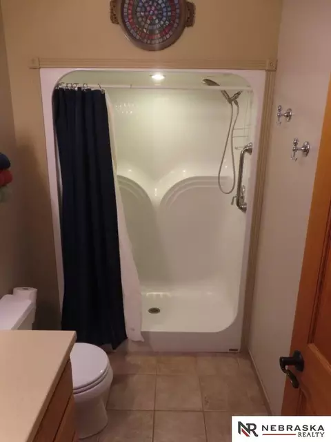 Bath - 1371 County Road F, Ithaca, NE 68033 photo 7 of 10