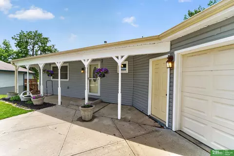 807 Mohanna Pl, Bellevue, NE 68005