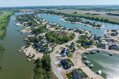 614 Nighthawk Cir, Ashland, NE 68003