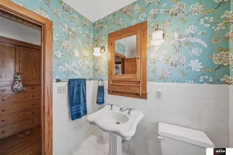 Bath - 115 E 7th St, Stromsburg, NE 68666 photo 2 of 4