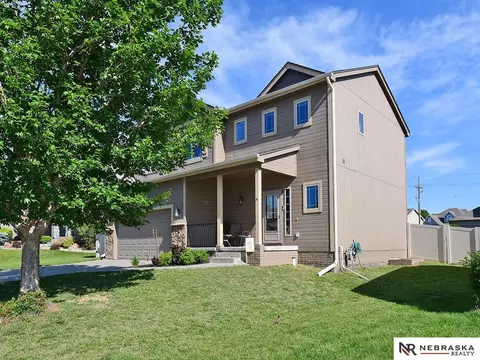1806 Tammy St, Bellevue, NE 68123