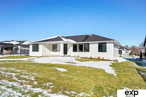 Exterior - 19009 Hackberry Dr, Gretna, NE 68028 photo 2 of 2