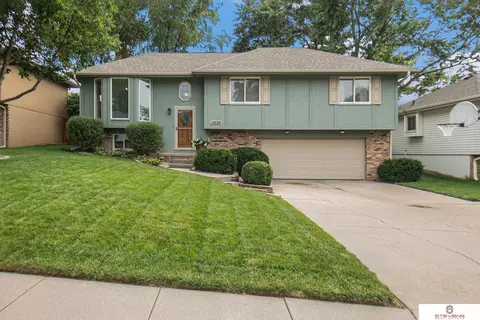 13529 Atwood Ave, Omaha, NE 68144