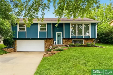 15492 Harney St, Omaha, NE 68154