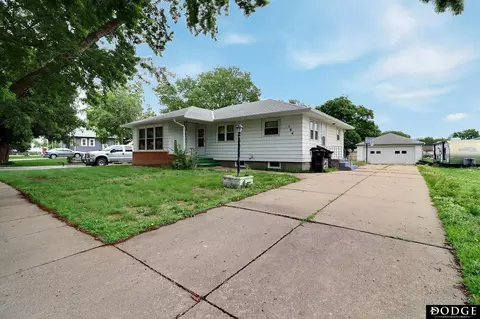 104 S King St, Cedar Bluffs, NE 68015