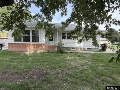 104 S King St, Cedar Bluffs, NE 68015