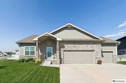 11976 S 113th St, Papillion, NE 68046