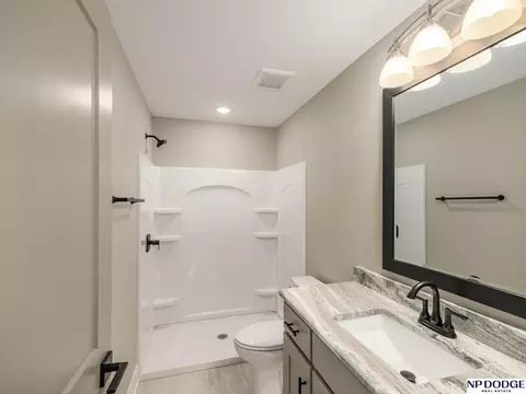 Bath - 3301 S 212 St, Elkhorn, NE 68022 photo 5 of 6