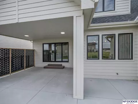 Exterior - 3301 S 212 St, Elkhorn, NE 68022 photo 5 of 5