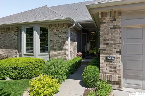 2337 N 133rd Cir, Omaha, NE 68164