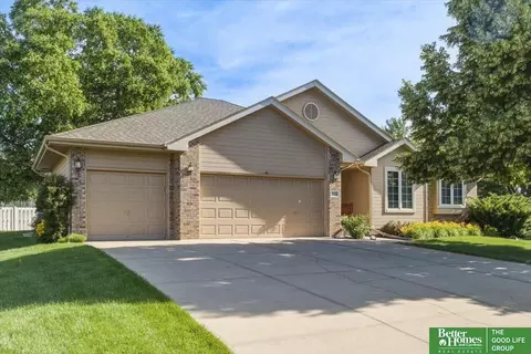 20750 Hemlock Cir, Elkhorn, NE 68022