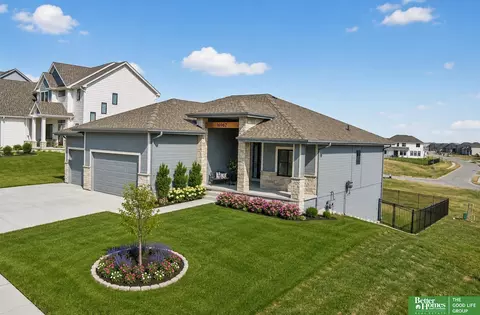 16962 Cora St, Bennington, NE 68007