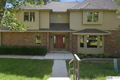 19818 Ewel Ct, Plattsmouth, NE 68048