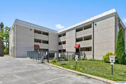120 S 38 Ave #0035, Omaha, NE 68131