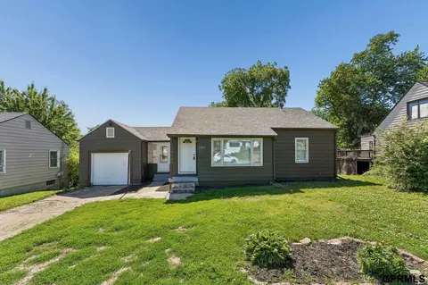7410 N 28 Ave, Omaha, NE 68112