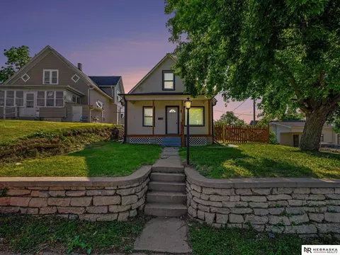 4725 S 20 St, Omaha, NE 68107