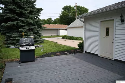 Exterior - 724 N 10th St, Beatrice, NE 68310 photo 9 of 11