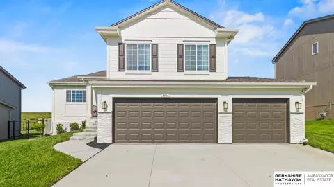 5804 N 183rd St, Elkhorn, NE 68022