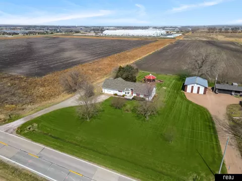 26110 W Maple Rd, Waterloo, NE 68069