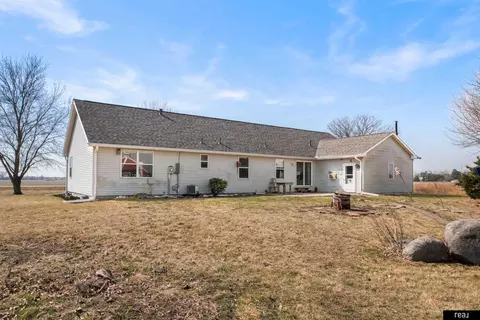 Exterior - 26110 W Maple Rd, Waterloo, NE 68069 photo 3 of 8