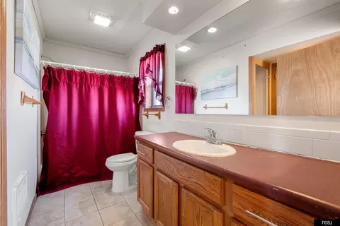 Bath - 26110 W Maple Rd, Waterloo, NE 68069 photo 1 of 2