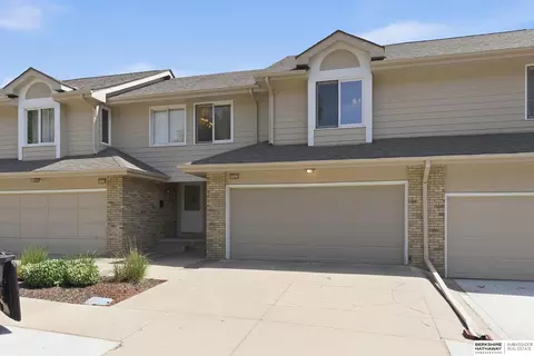 5583 Walnut St, Omaha, NE 68106