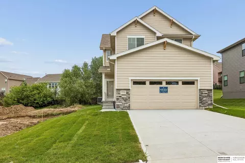7713 N 116th Ave, Omaha, NE 68142