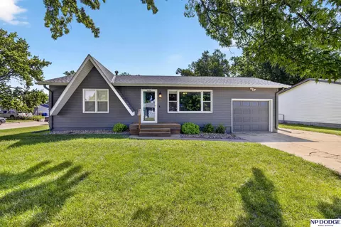 1050 Edearl Ln, Fremont, NE 68025