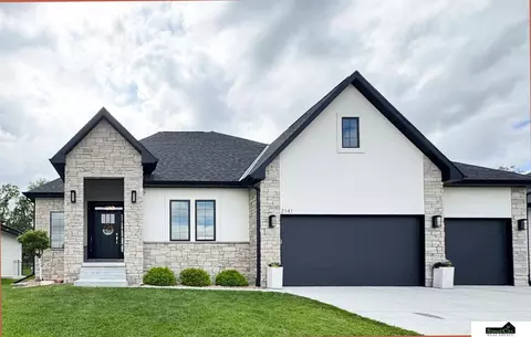 2141 Big Timber Rd, Lincoln, NE 68520