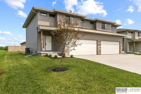 14810 Willow St, Bennington, NE 68007