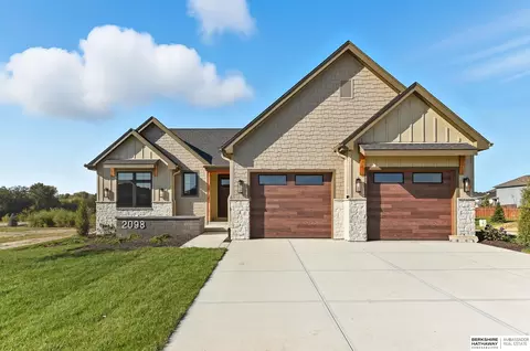 2098 N 182nd Avenue Cir, Elkhorn, NE 68022