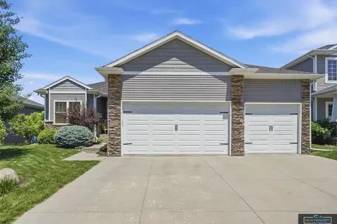 6210 Thompson Creek Blvd, Lincoln, NE 68516