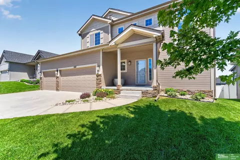 16606 Hanover St, Bennington, NE 68007