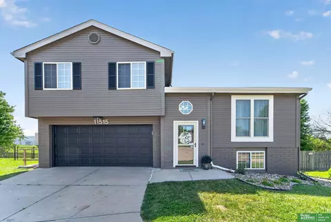 11515 Bauman Cir, Omaha, NE 68164