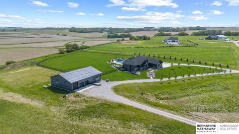 845 Freedom Ridge Rd, Yutan, NE 68073